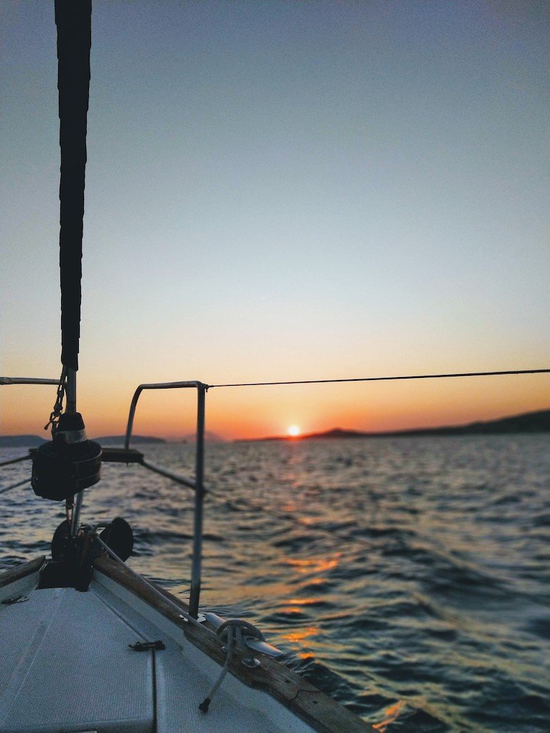ISLAND HOPPING CRUISE ON A SAILING BOAT – 3 DAYS