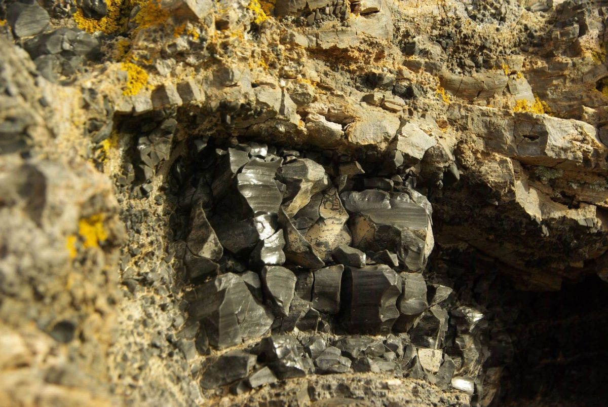 WALKING THROUGH THE ANCIENT SITES OF OBSIDIAN