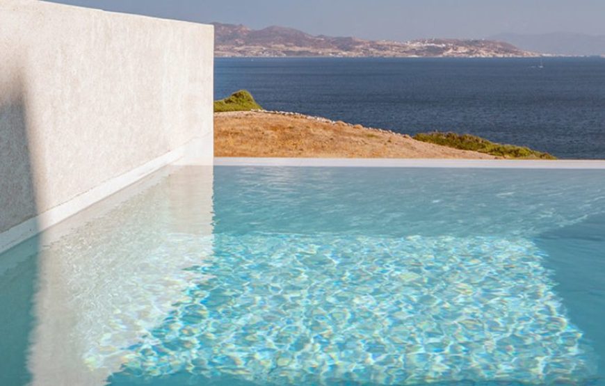 Honeymoon or Infinity Suites with Sea View & Private Pool