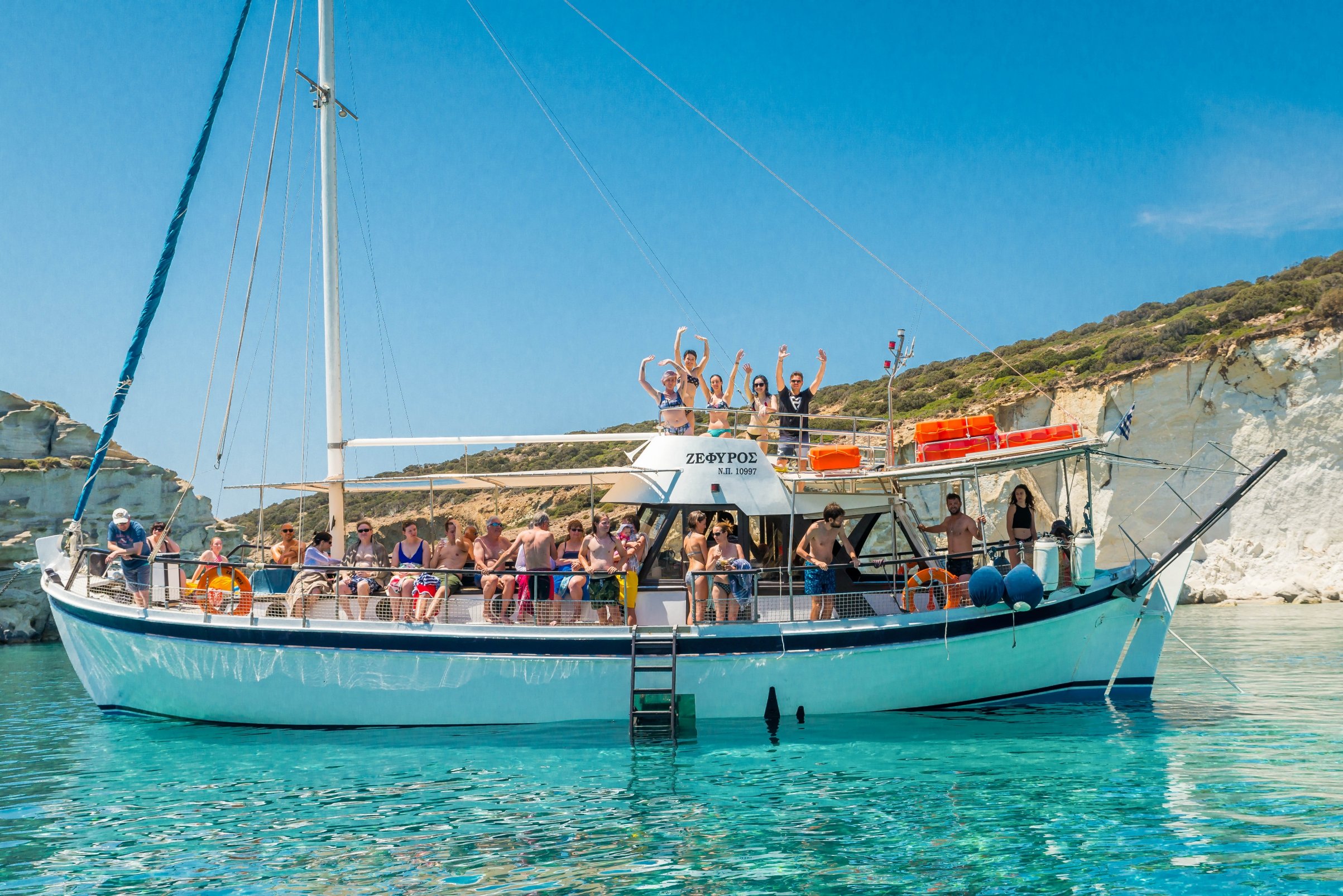 BOAT TOUR TO KLEFTIKO – SOUTH COASTLINE